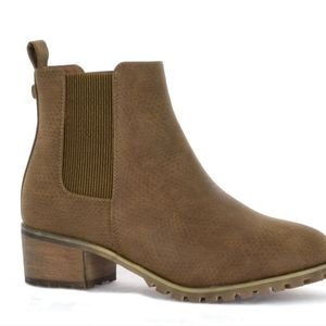 NIB Seven Harper Boots